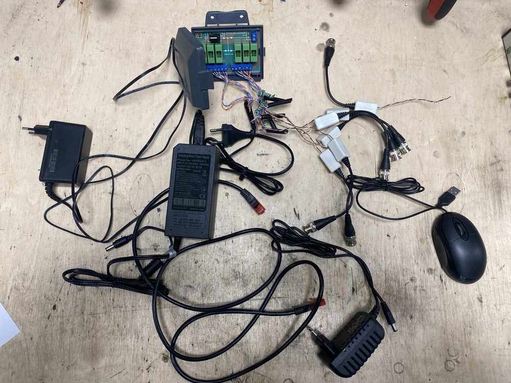 Kenik 6 kamer CCTV i rejestrator plus kable