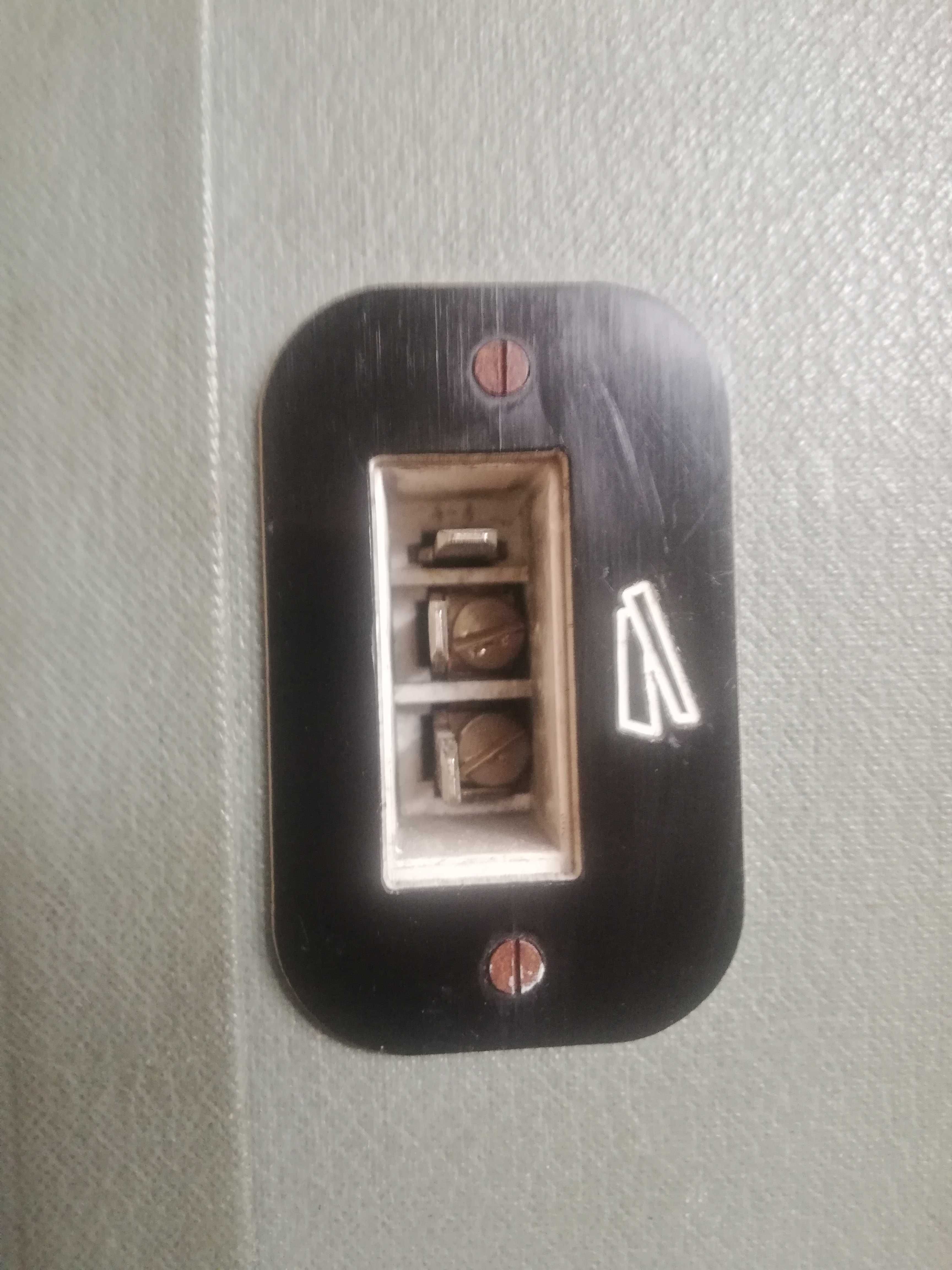 Organy elektryczne przenośne w walizce - Harmona
