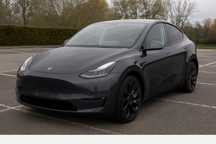 Tesla Model Y Standard Range RW