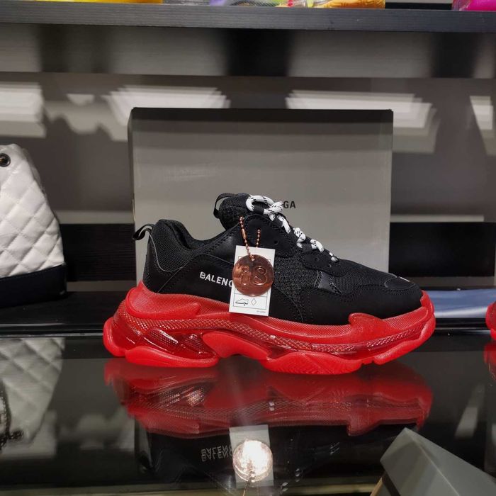 Balenciaga Buty z czerwoną podeszwą