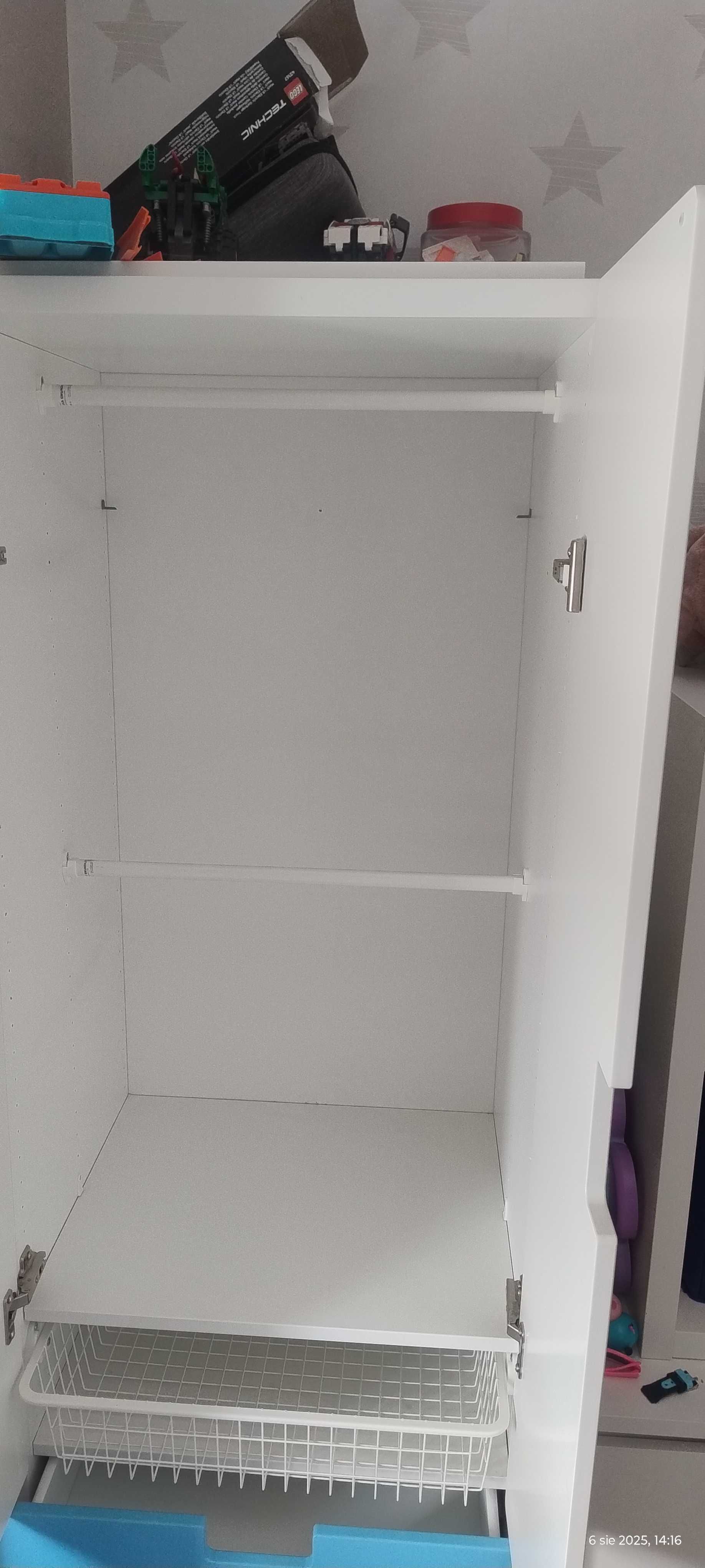 Sprzedam szafę z Ikei z 3 szufladami +1 wysuwany kosz.
