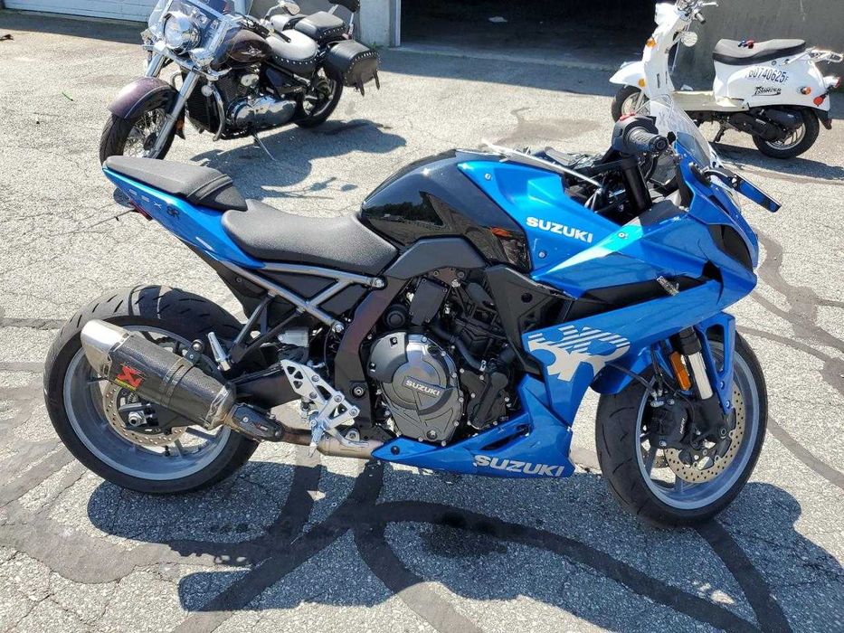 2024 SUZUKI GSX800 F