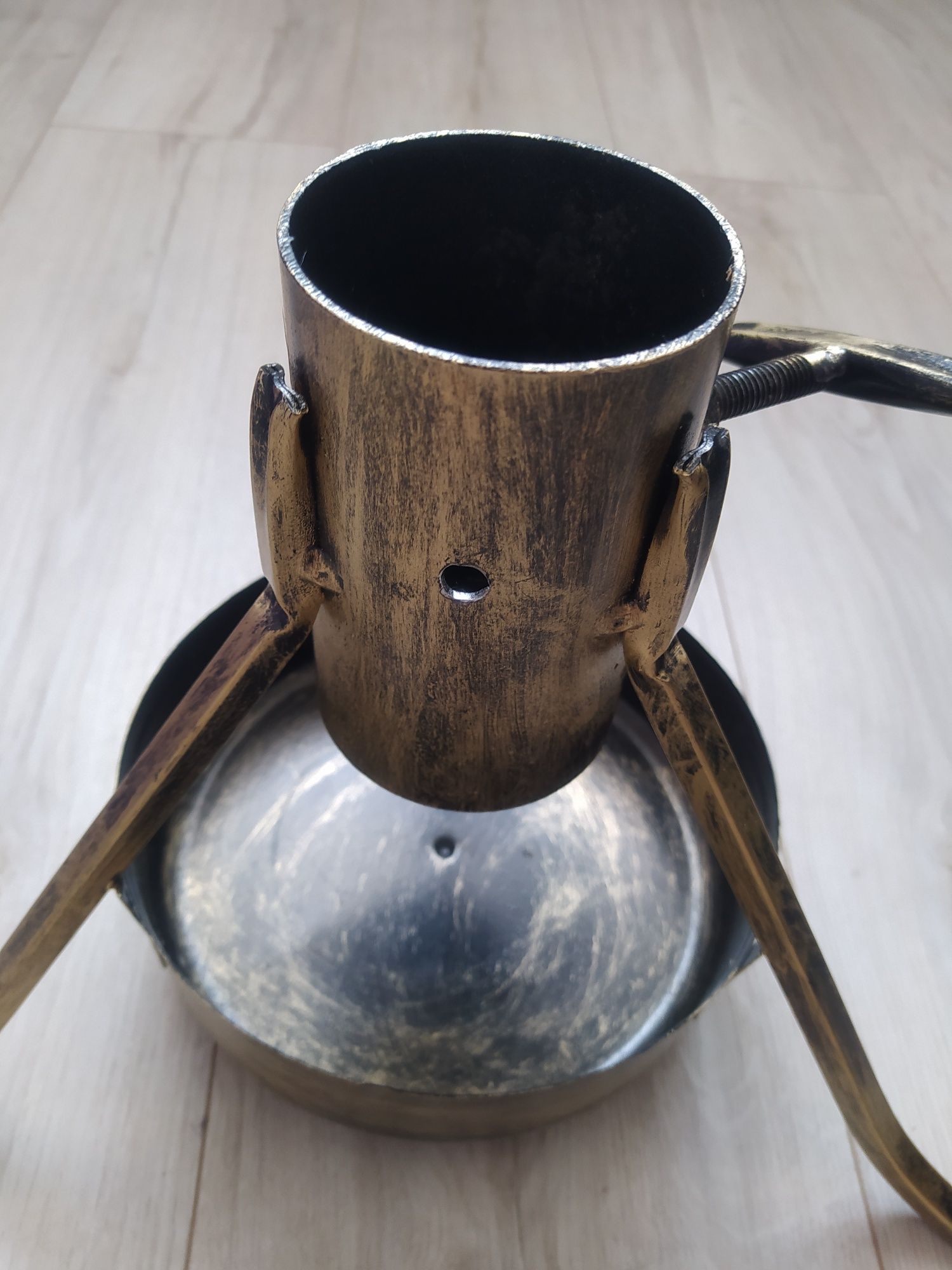 Stojak pod choinkę metalowy pojemnik na wodę