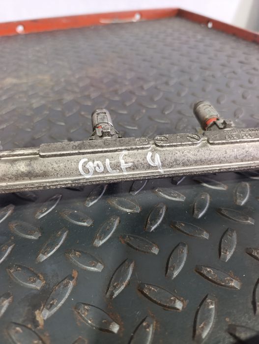 Régua/ Rampa de injeção para Volkswagen Golf IV 036 133 319