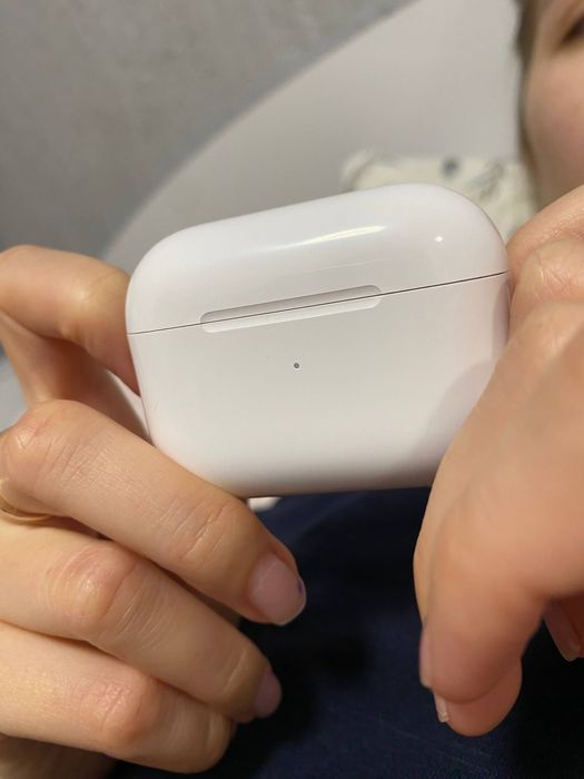 AirPods Pro 2 користувалась дівчина