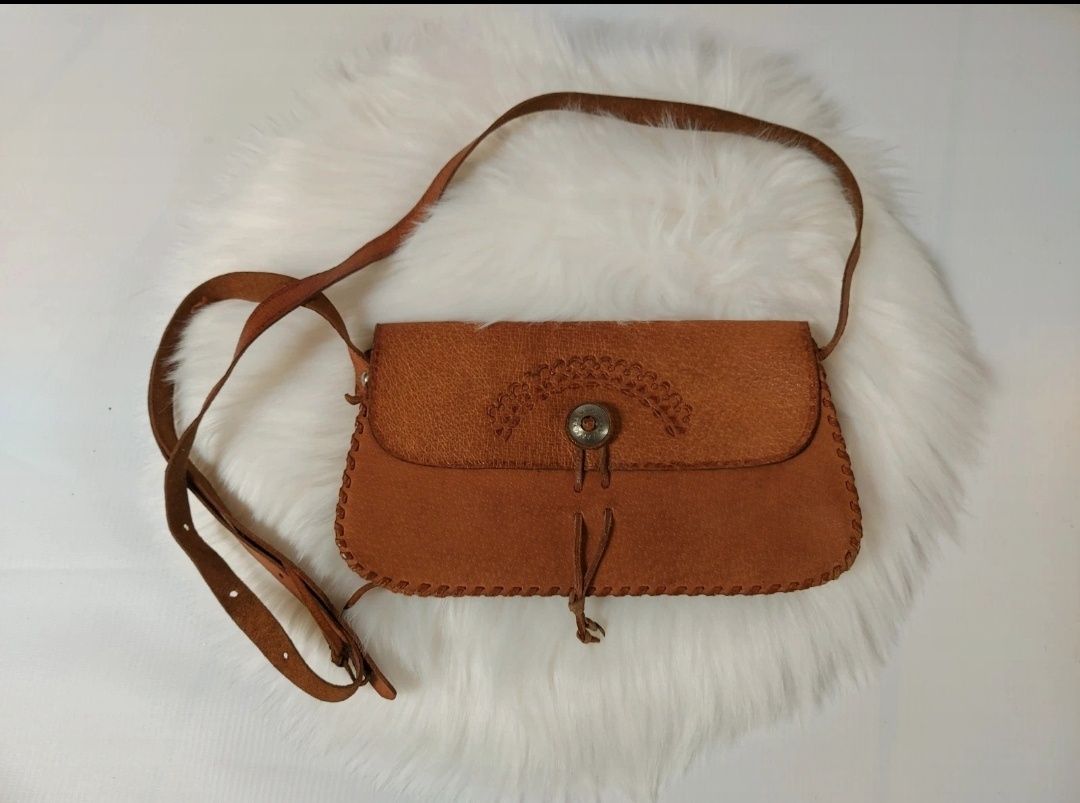 Kamelowa brązowa skórzana torebka przez ramię 12 cm x 2 cm Vintage