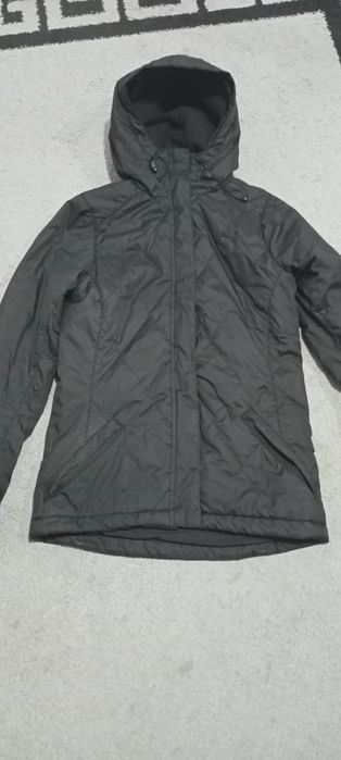 Продам куртку на девочку подростка