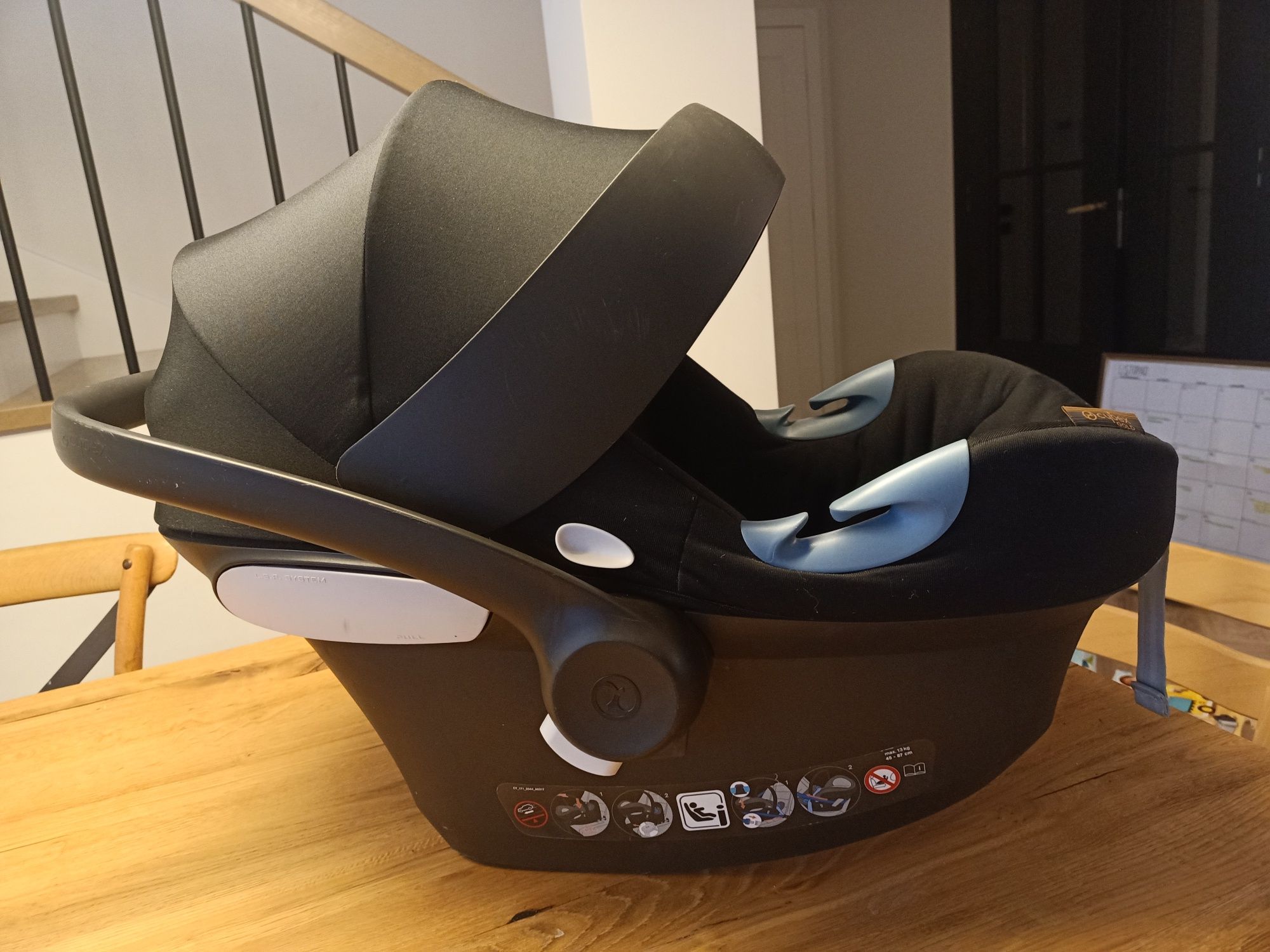 Fotelik Cybex Aton M + baza M