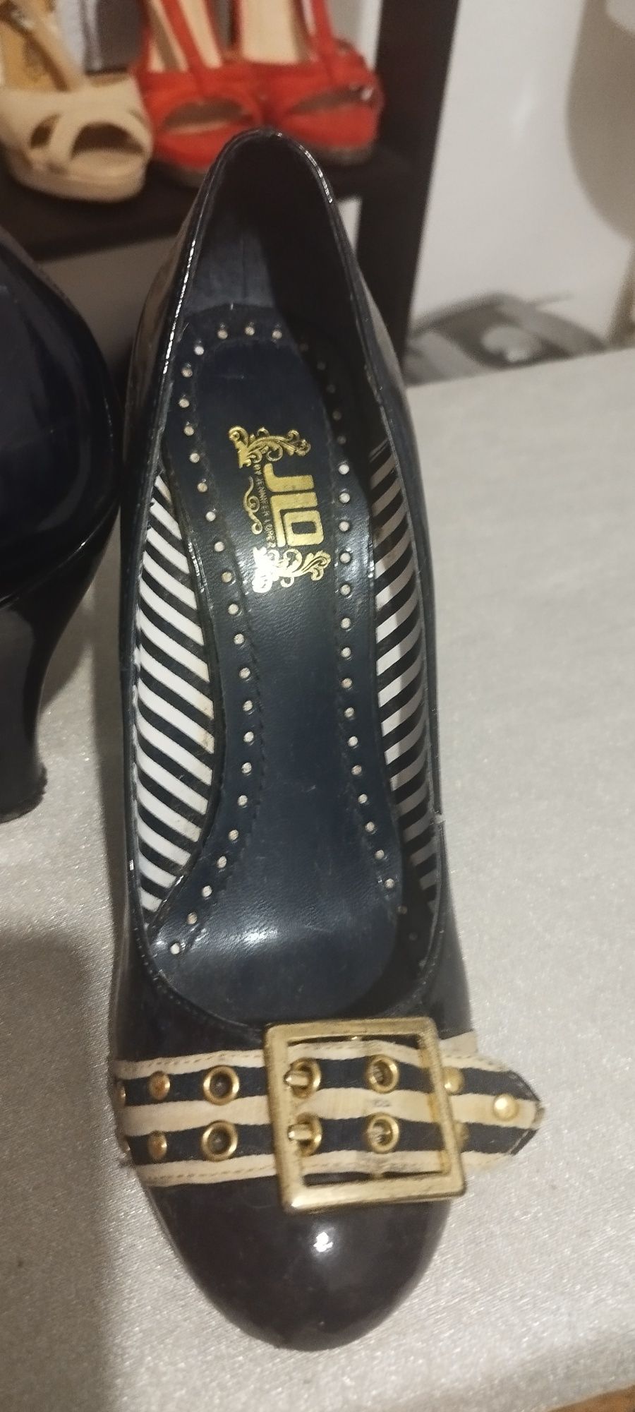 Sapatos JLO usados