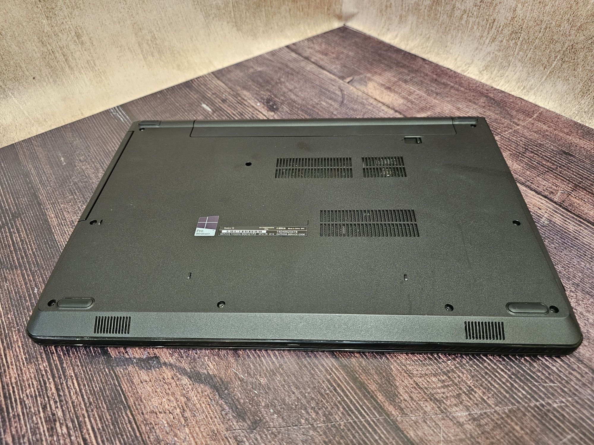 Dell Vostro 3568 (Core i3-7020U/8Gb/HD Graphics 620/SSD 240Gb/FullHD)
