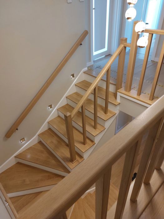 Cyklinowanie bezpyłowe. Parkiety. Renowacja odnawianie schodów.