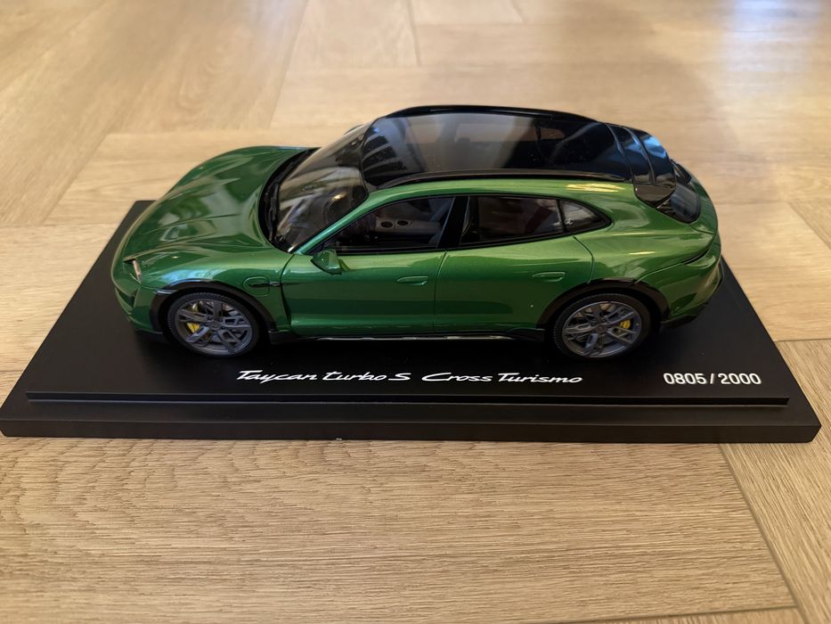 Rezerwacja Model 1:18 Porsche Taycan Turbo S cross Turismo
