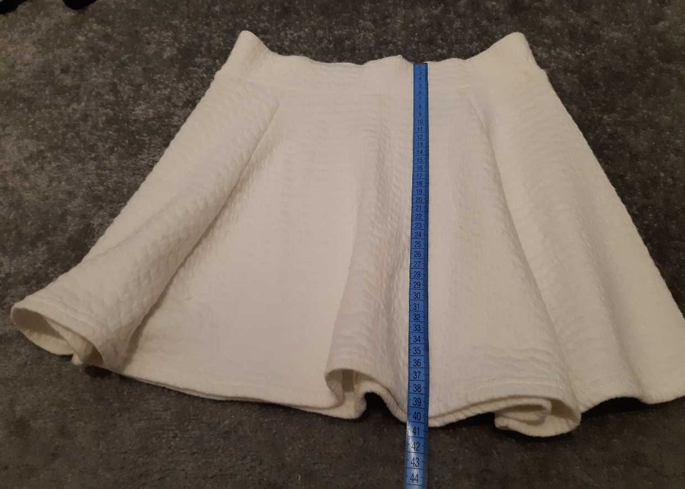 HM/ rozkloszowana spódniczka z koła/ Rozm.38/ Stan Bdb