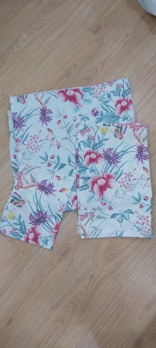 Capa de edredom com almofadas