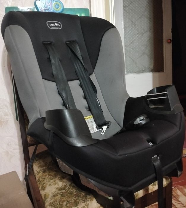 Дитяче автокрісло