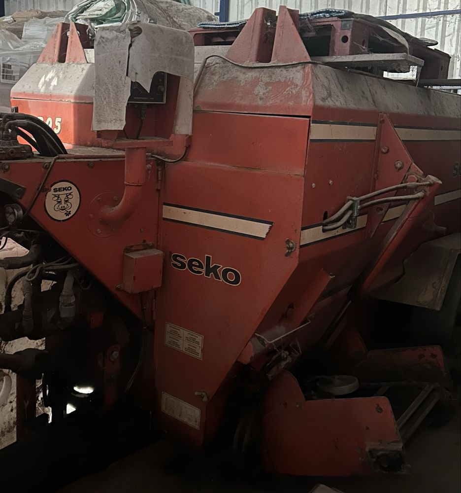 Unifit, reboque misturadora para silagem
