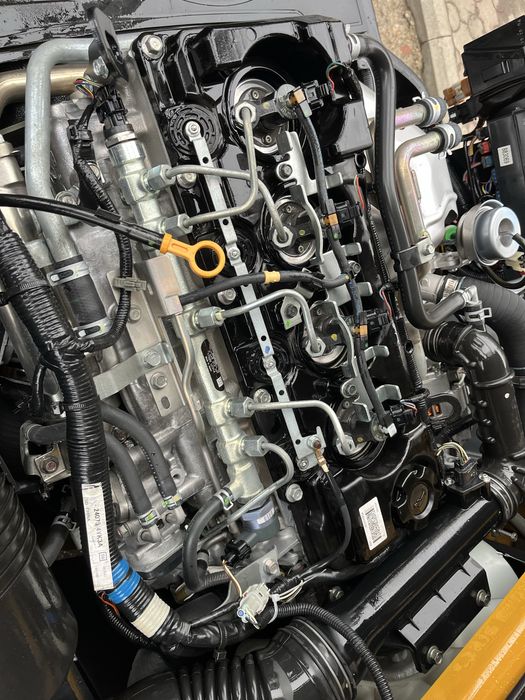 Вилковий навантажувач Nissan-Unic дизельний, вилочный погрузчик