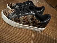 Guess 38 snakersy panterka