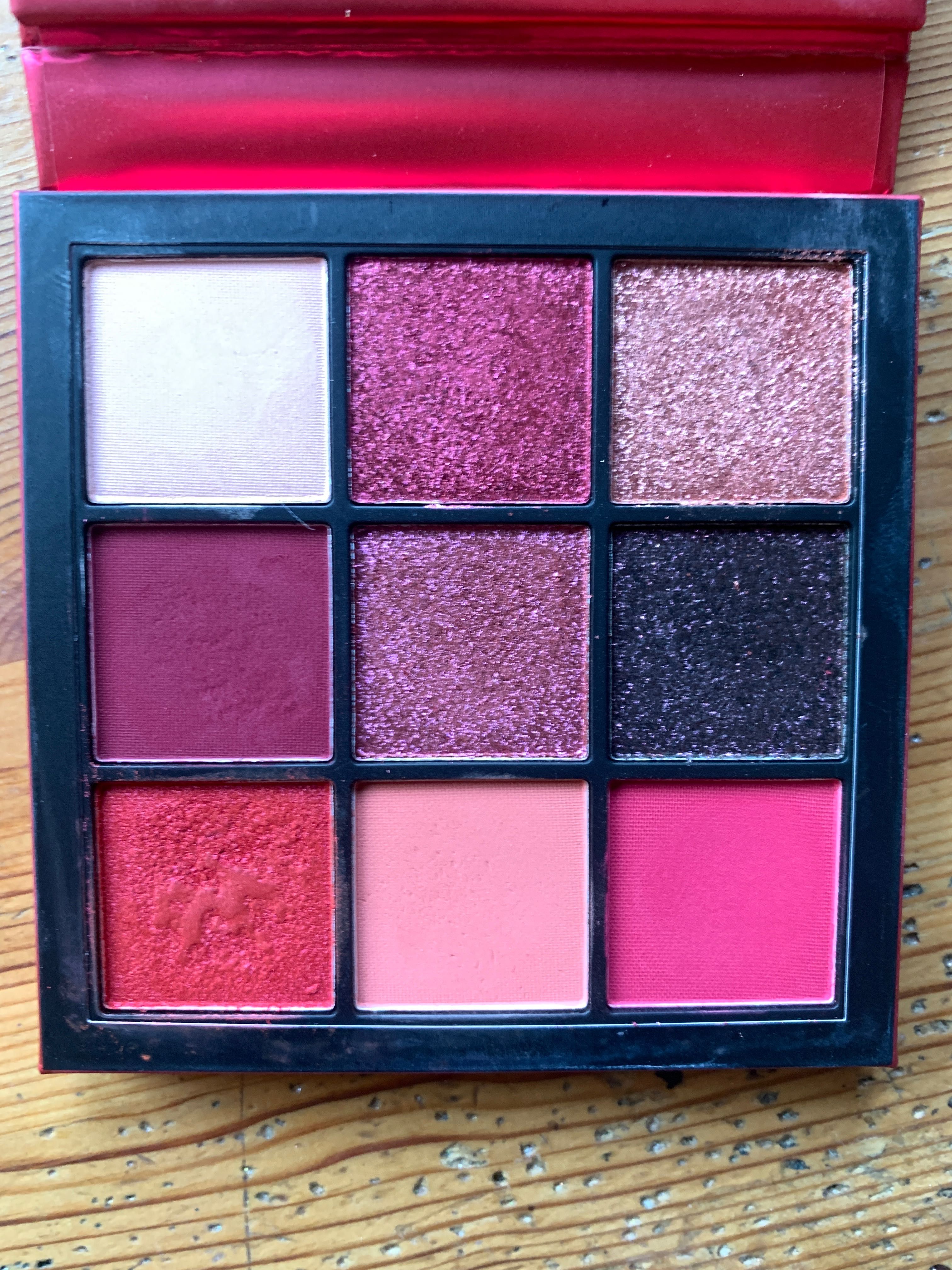 Huda Beauty Ruby Obsessions paleta cieni