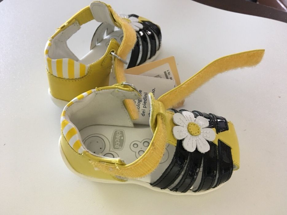 Sandálias bebe Chicco 19