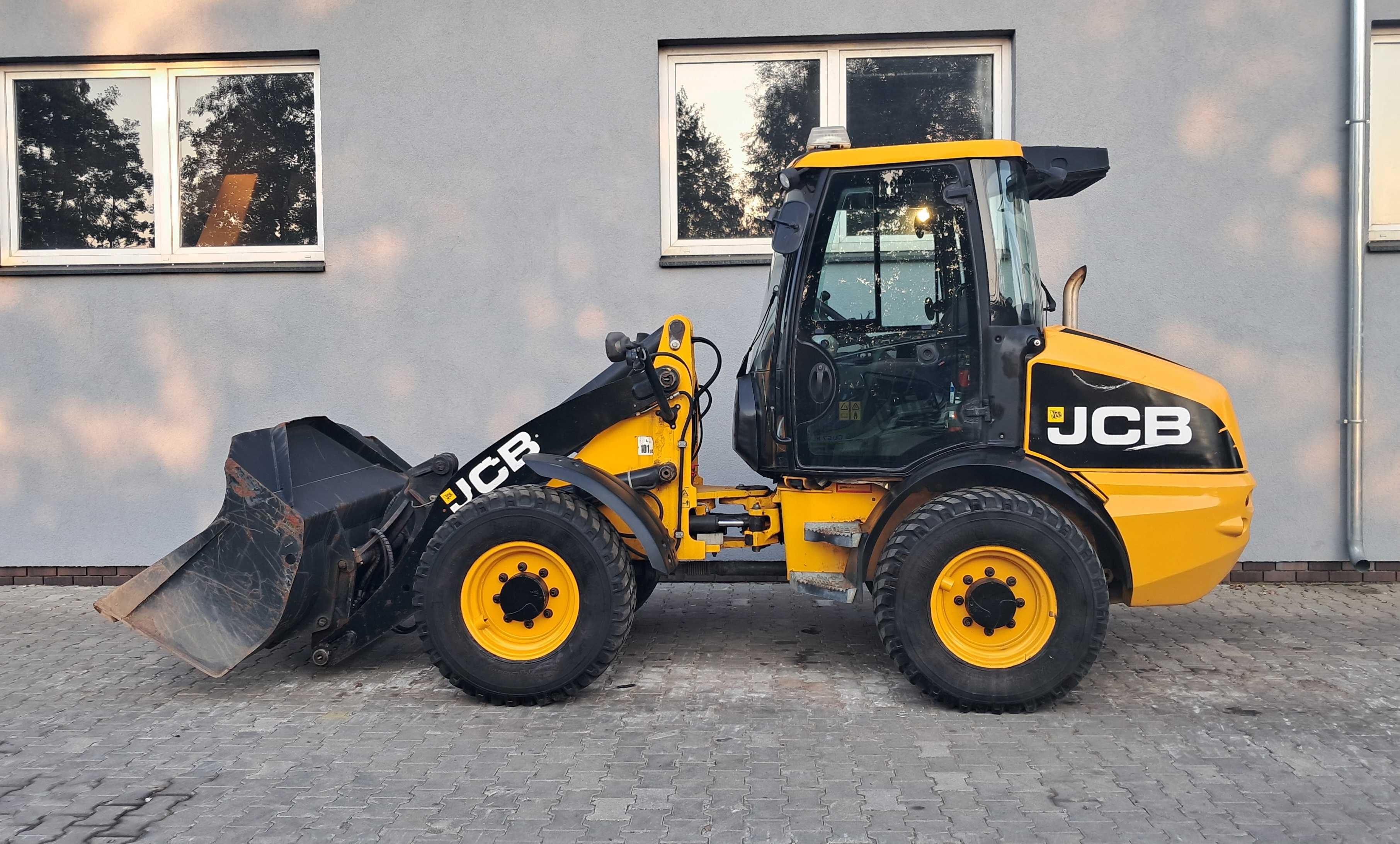 JCB 409AGRI Klima Bogata Wersja Szybka Skrzynia 40km/h Widły Obrotnica