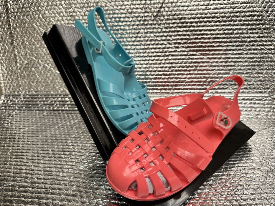 Vende-se Sandálias Mulher