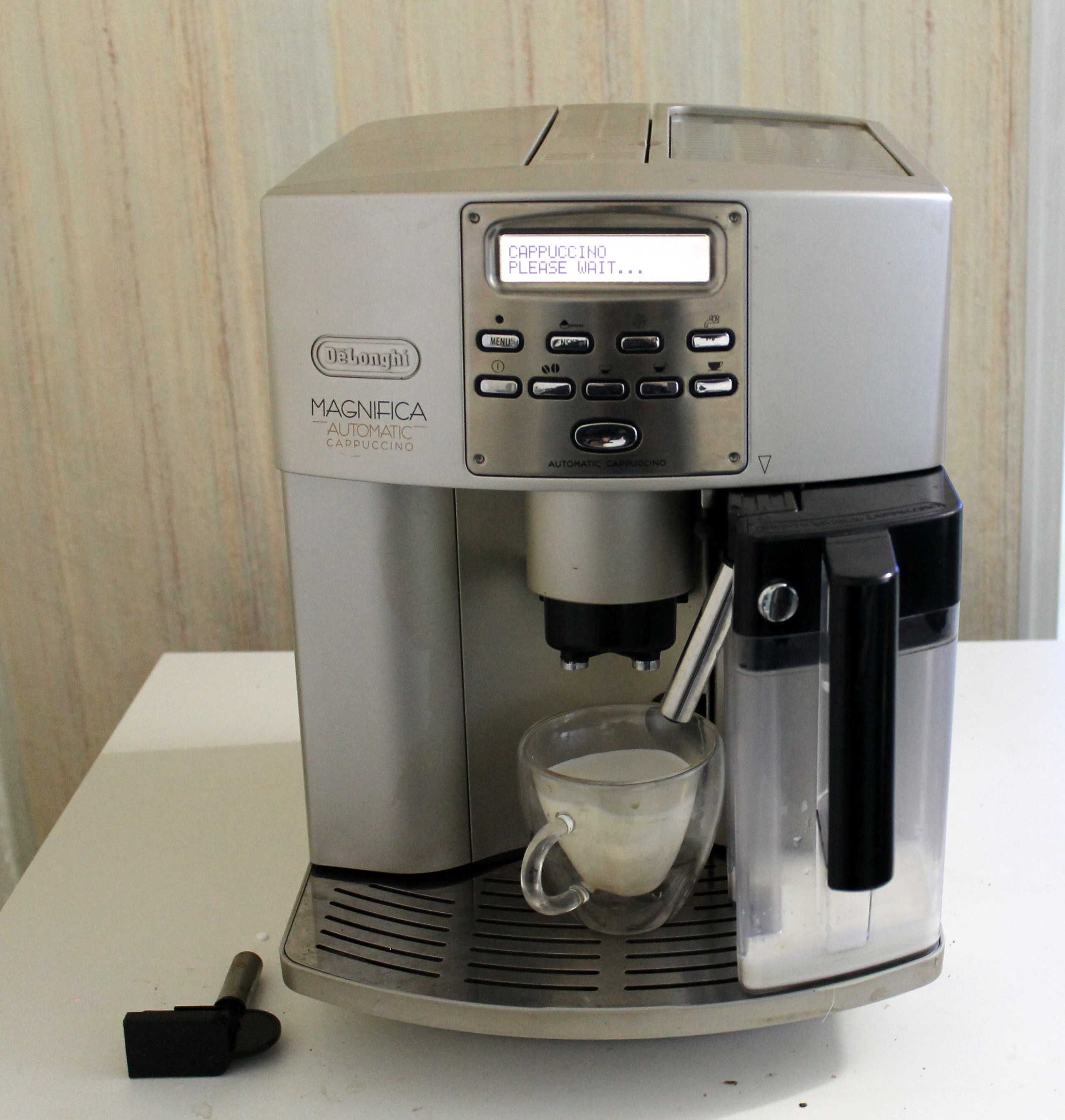 Зерновая кофемашина 2 бойлера DeLonghi Magnifica Rapid Cappuccino