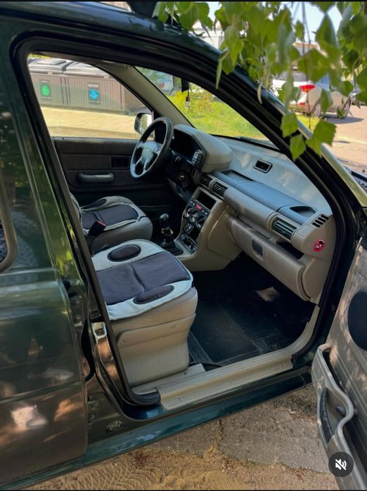 Фрілендер 1  на повному ходу