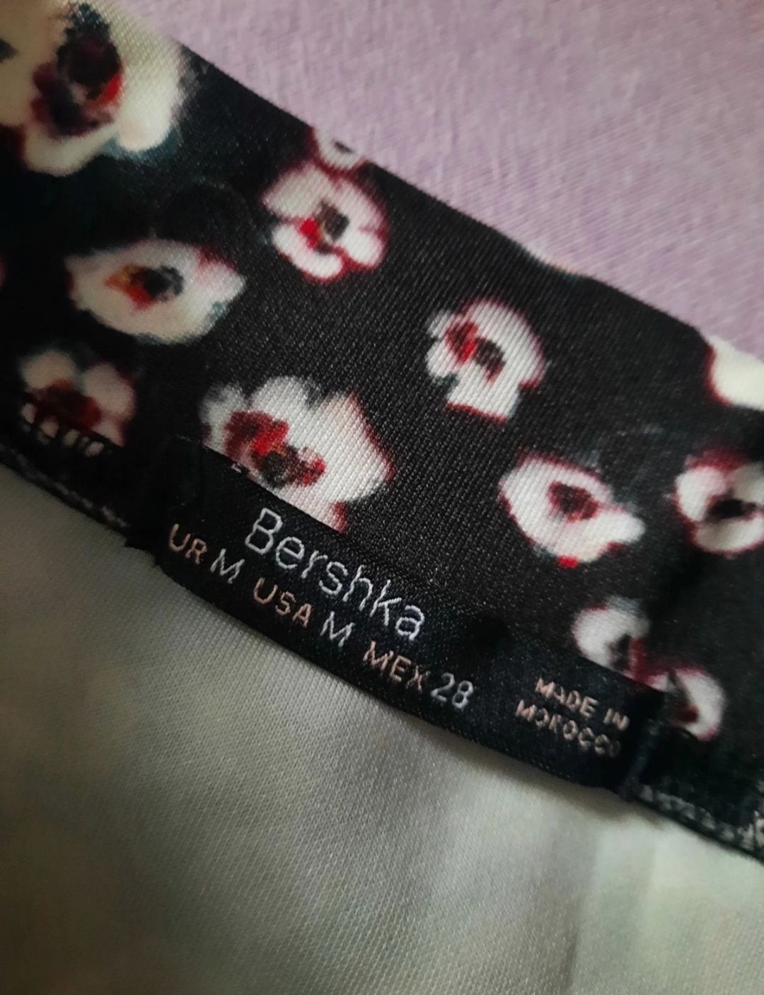 Spódniczka w kwiaty Bershka