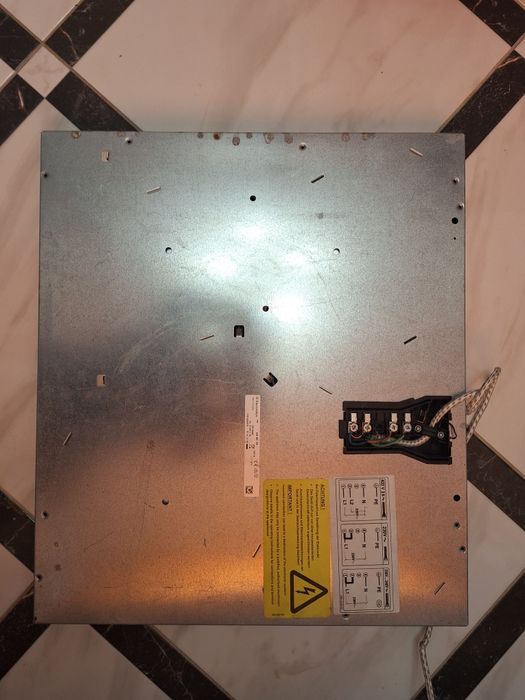 Варильна поверхня Electrolux  електроплитаEHS 6646X