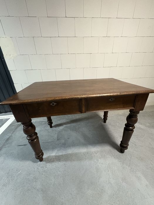 Biurko antyczne po profesjonalnej renowacji