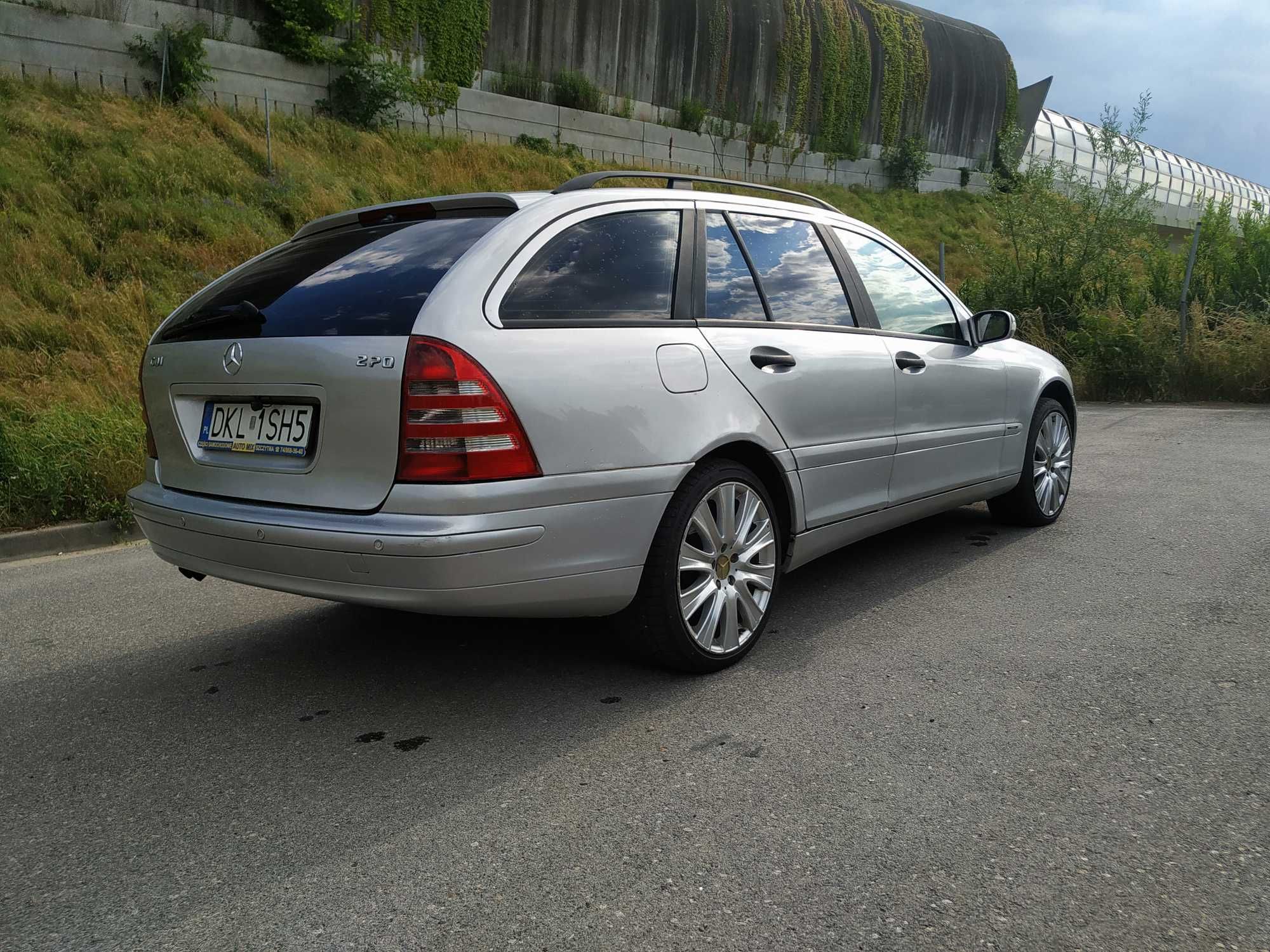 Mercedes -Benz C270 W203 CDI 2.7 automat