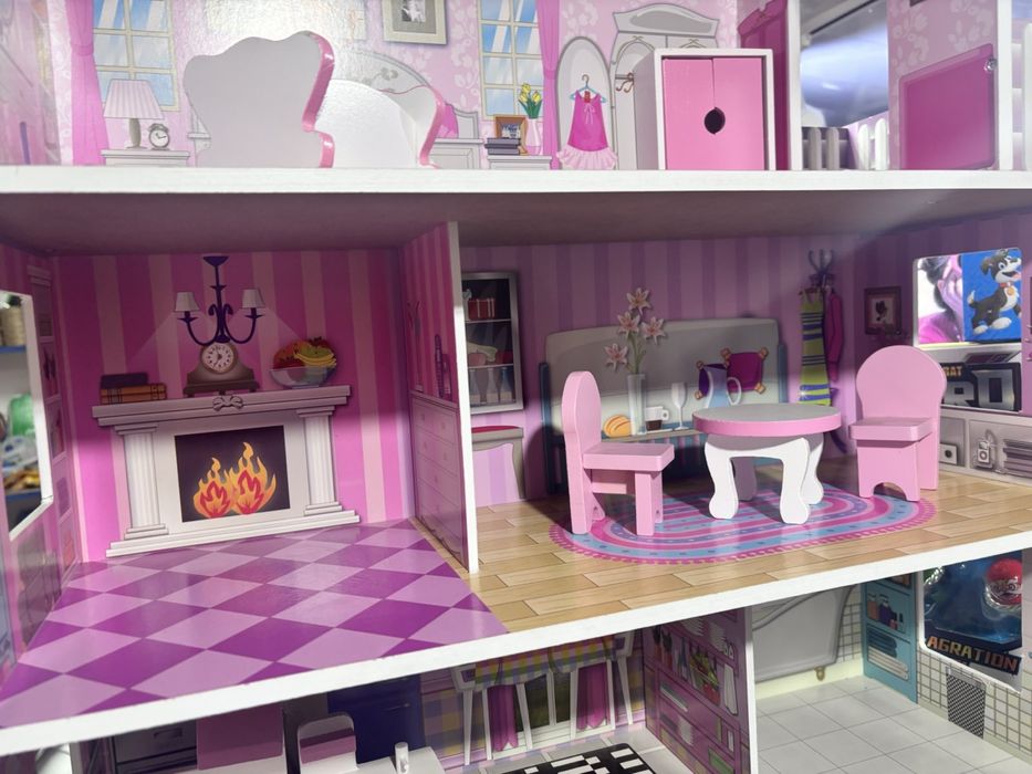 Продам ляльковий будинок