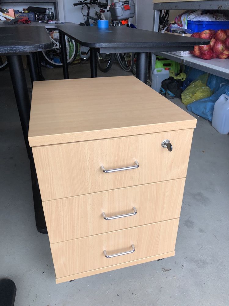 Meble IKEA do biura biurko kontenek biurka kontenerki