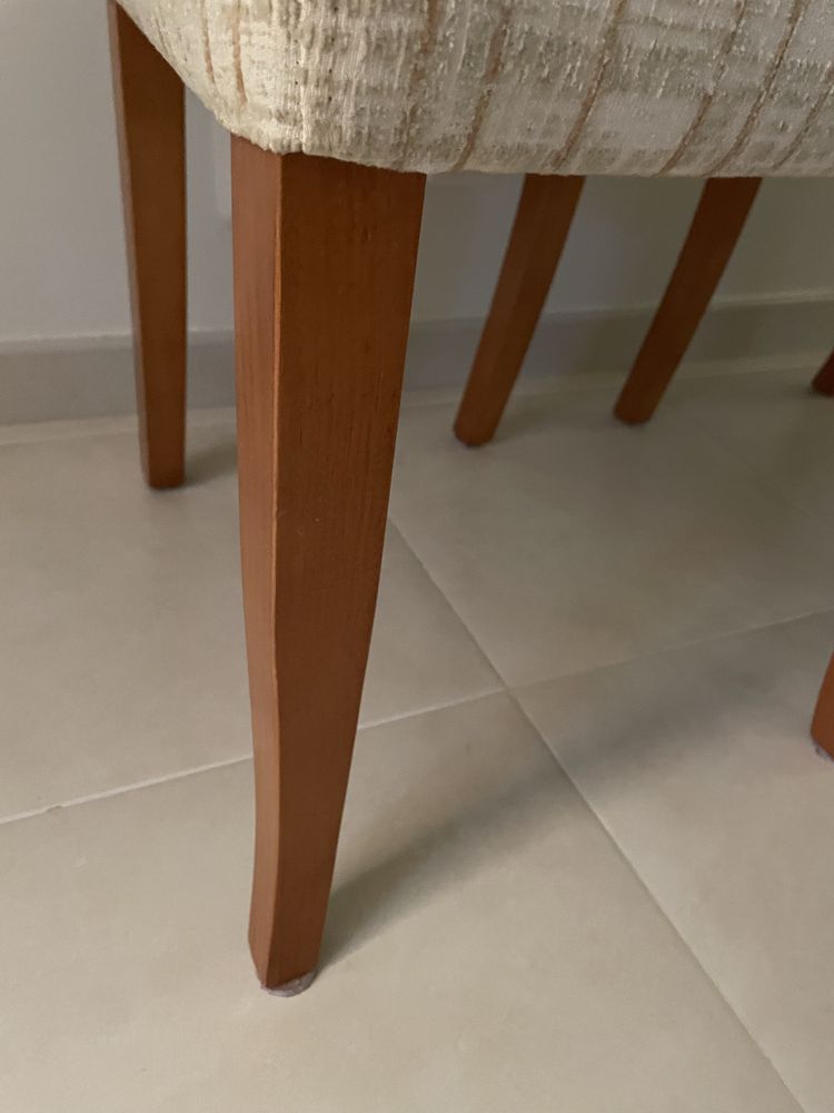 2 cadeiras estofadas