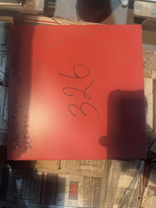 Плитка керамическая Италия новая 12 квадратов квадратной 10м