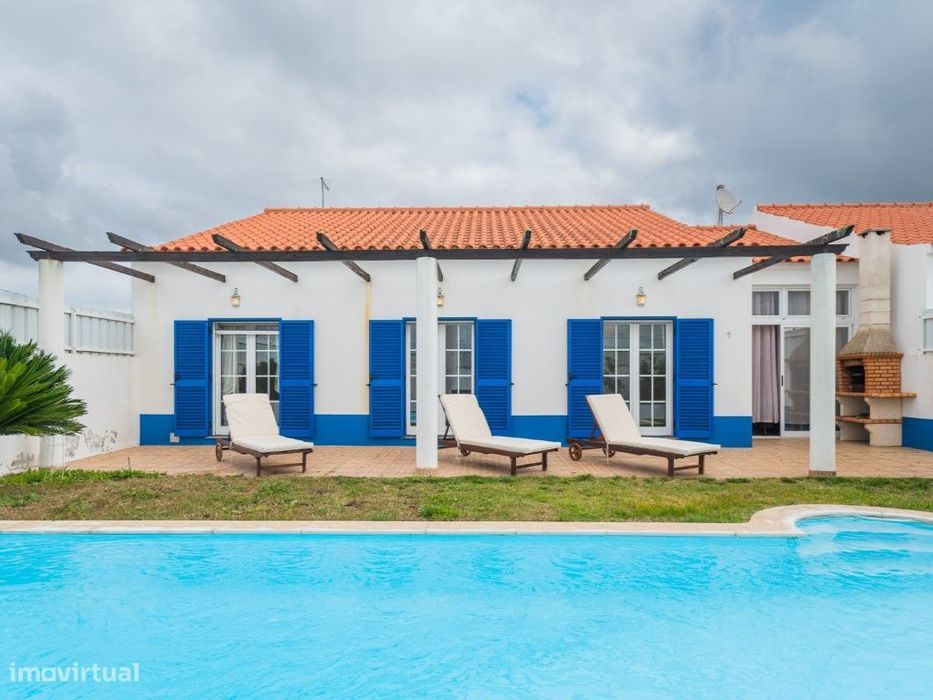 Moradia Térrea Com Piscina, Mil Brejos - Batão, Torrão