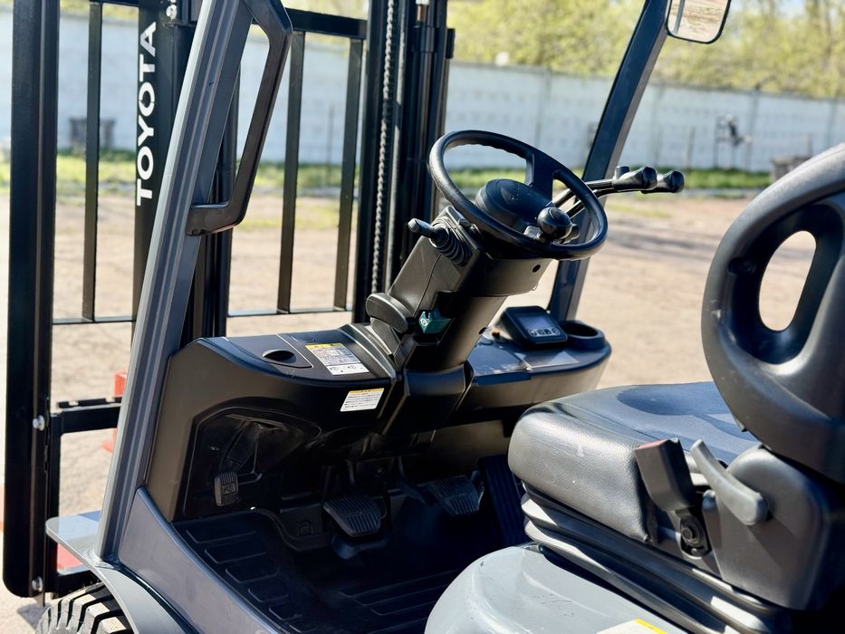 Навантажувач вилковий з вагами TOYOTA02-8FG15 вилочный погрузчик, кара