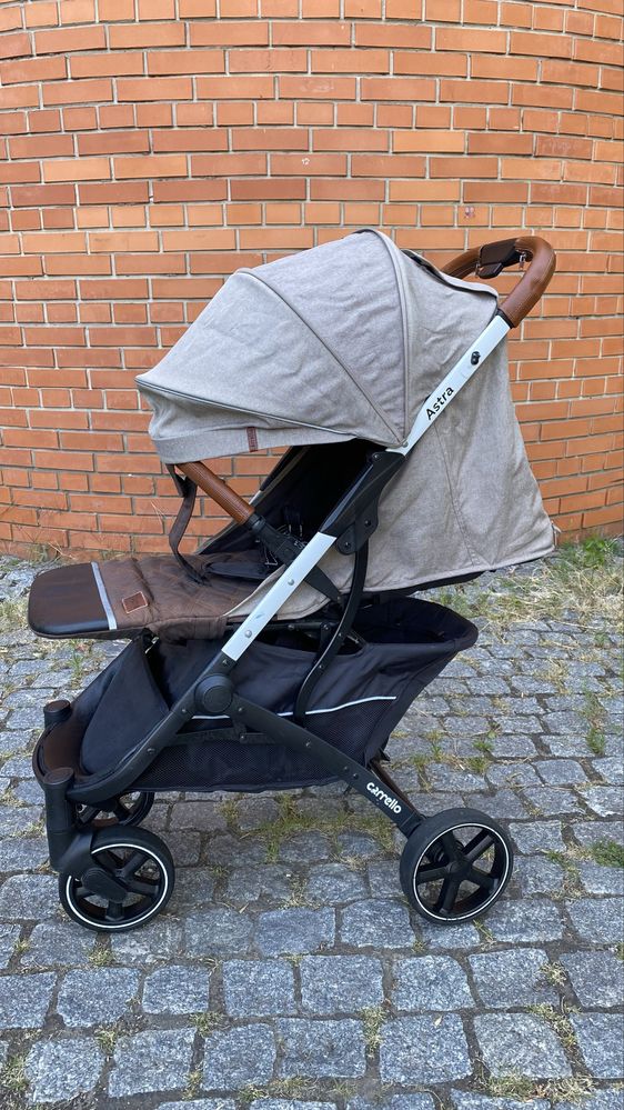 Прогулянковий візок Carrello Astra (прогулочная коляска camino)