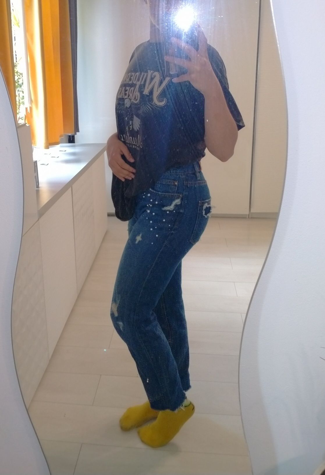Jeansy z perełkami.