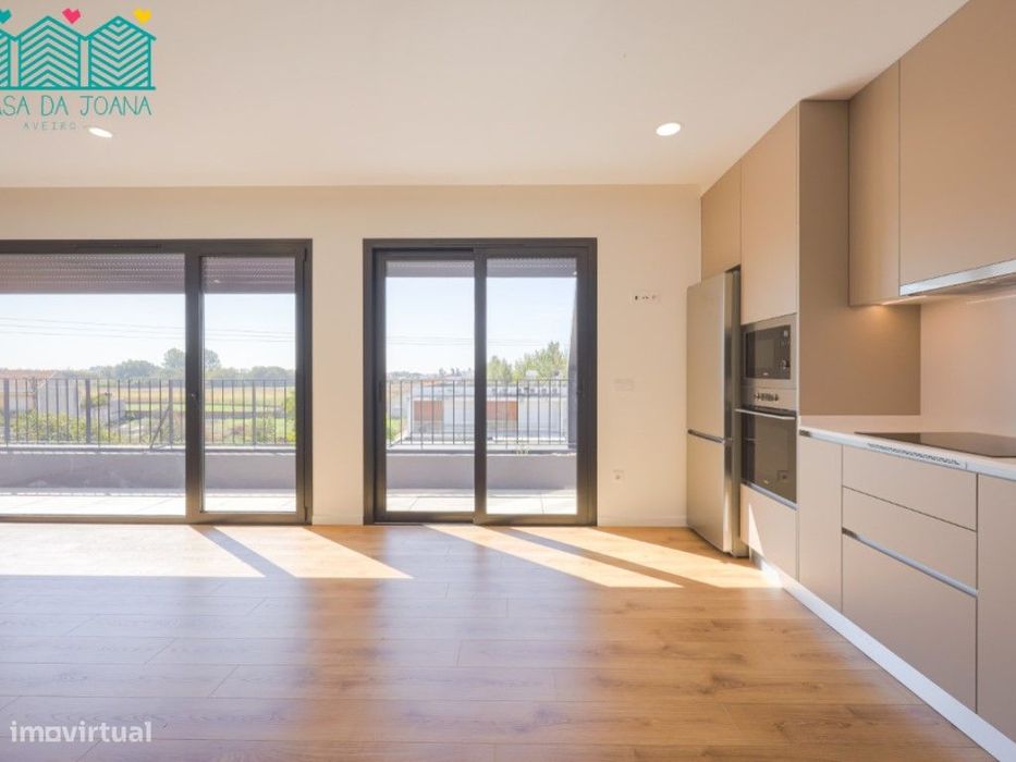 Apartamento T2 com Terraço em S.Bernardo