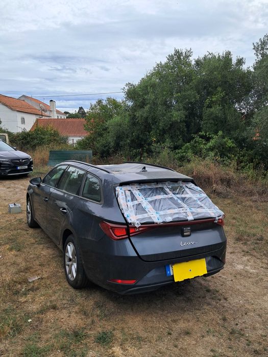 Seat leon 2.0 Tdi ST 2022 SINISTRADO a trabalhar bem
