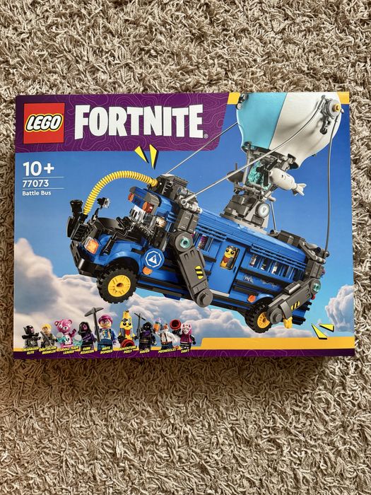 LEGO Fortnite Battle Bus 77073