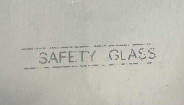 Полиця для холодильника чи морозилки (гартоване скло) — 49,5 × 28 см