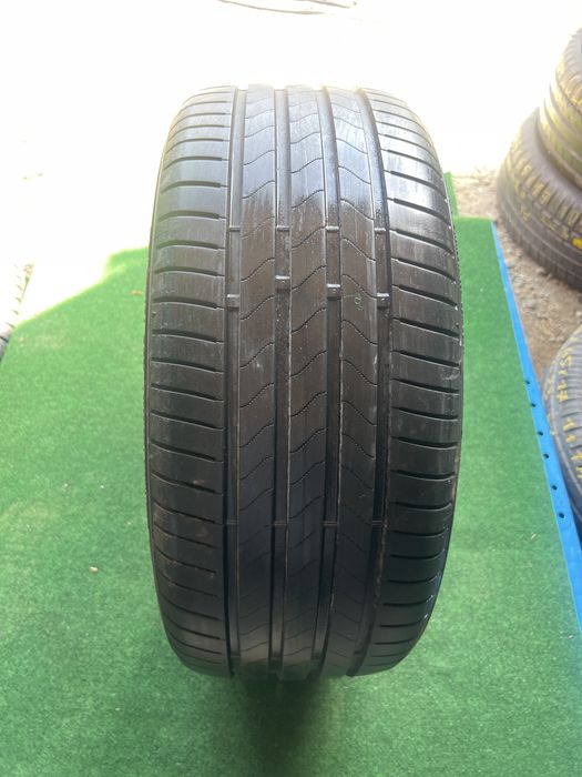 *Opona pojedynka 235/40/19 bridgestone