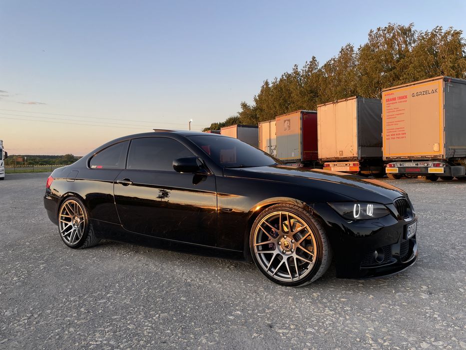 Продам бмв е92 335i