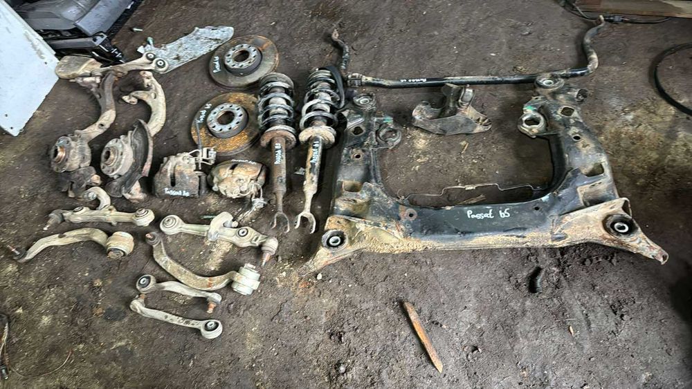 Амортизатор passat b5 Ходовка Пружина Цапфа audi  Рейка Піввісь пасат