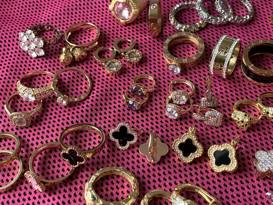 Бижутерія для дівчат красунь.