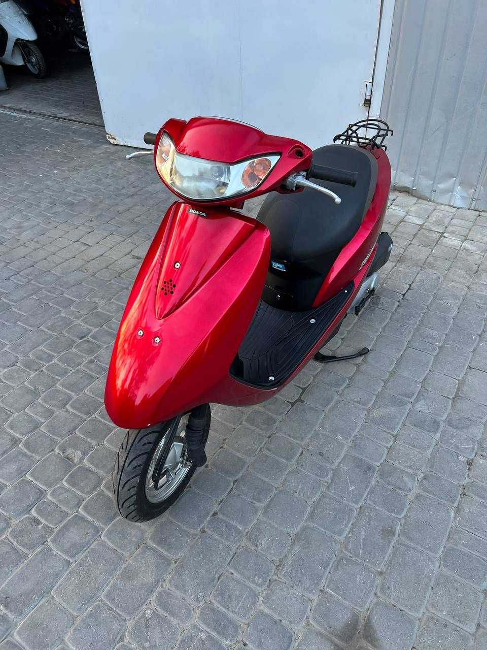 Скутер ІНЖЕКТОР Honda Dio AF 68 4-Т  тільки з КОНТЕЙНЕРА