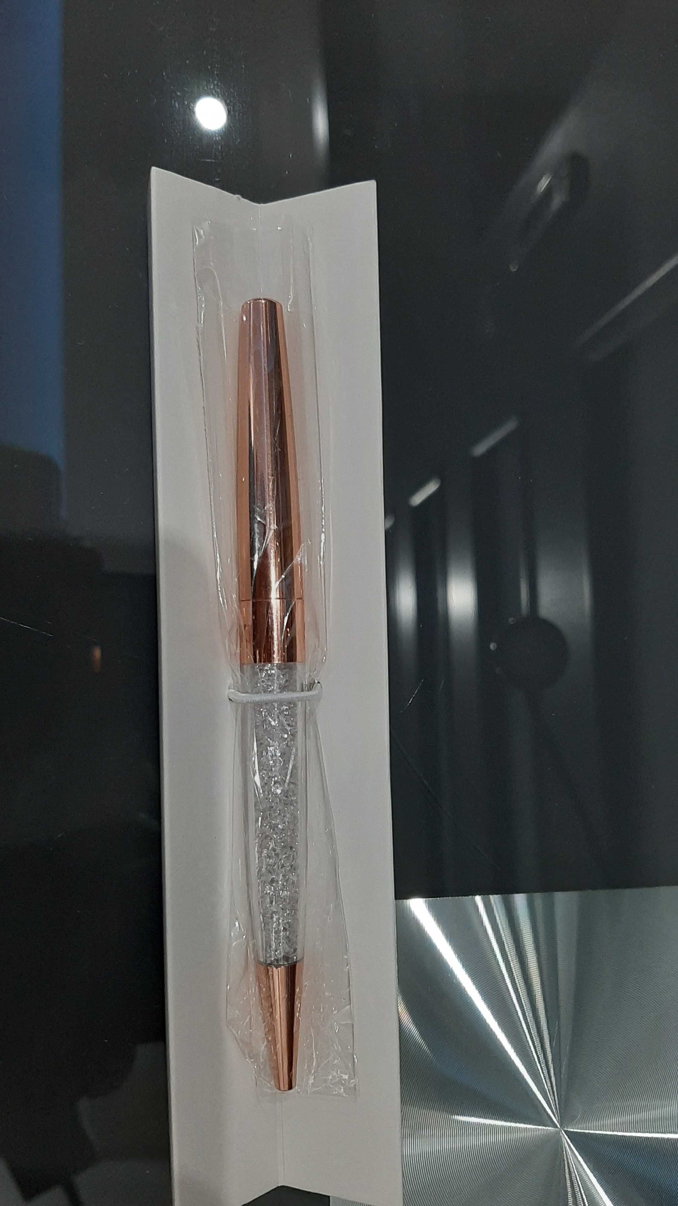Nowy,śliczny długopis z kryształami firmy Swarovski